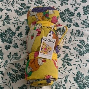 BAGGU Yellow Puffy Picnic Blanket with Multicolor Print